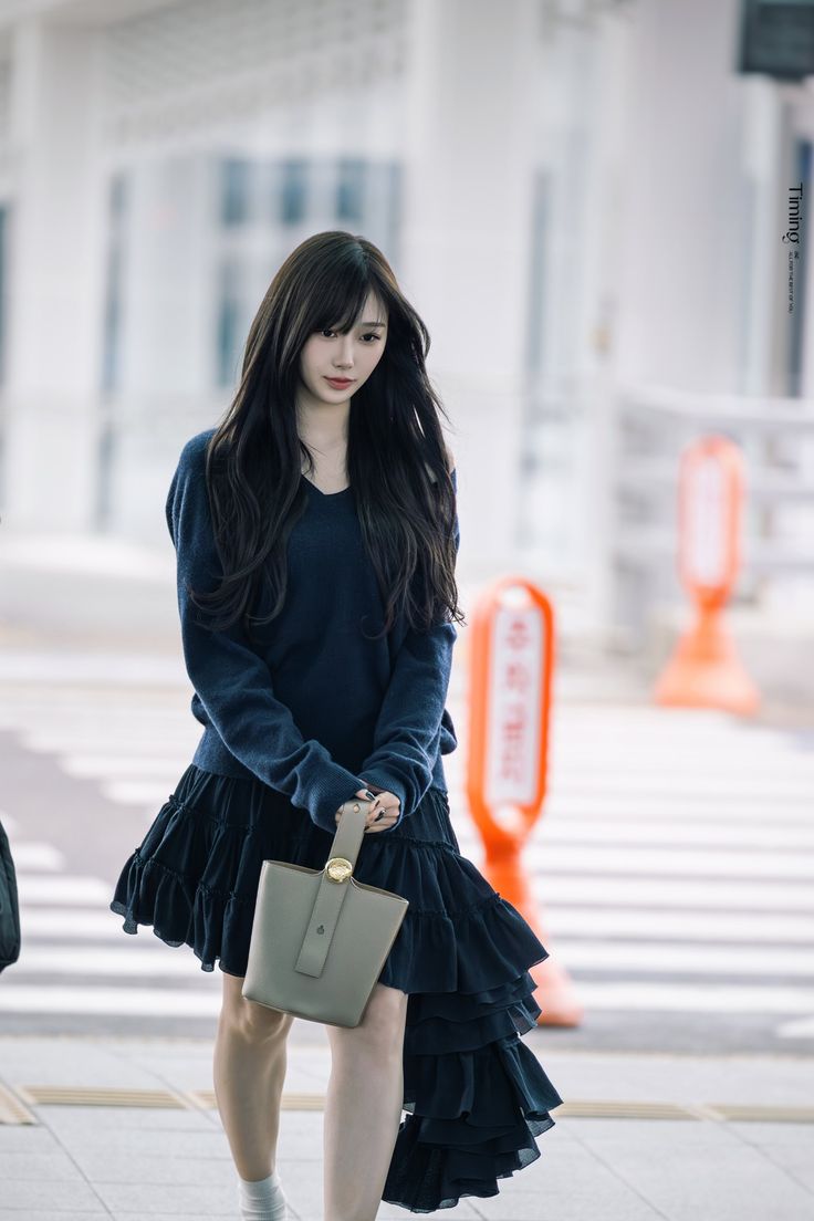 Quần ống loe giúp nữ thần Kpop kéo chiều cao lên 1m7- Ảnh 10.