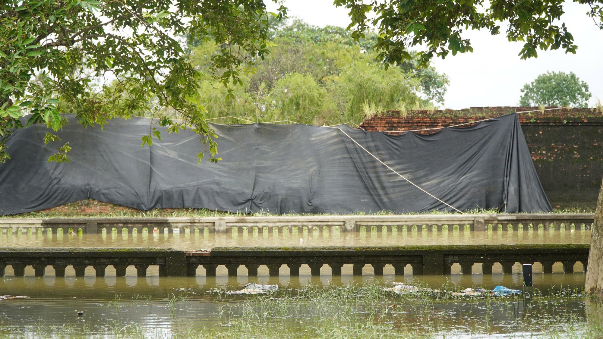 Thông tin chính thức về sự cố sập 15 m tường Hoàng thành Huế- Ảnh 1. Thông tin chính thức về sự cố sập 15 m tường Hoàng thành Huế- Ảnh 1.