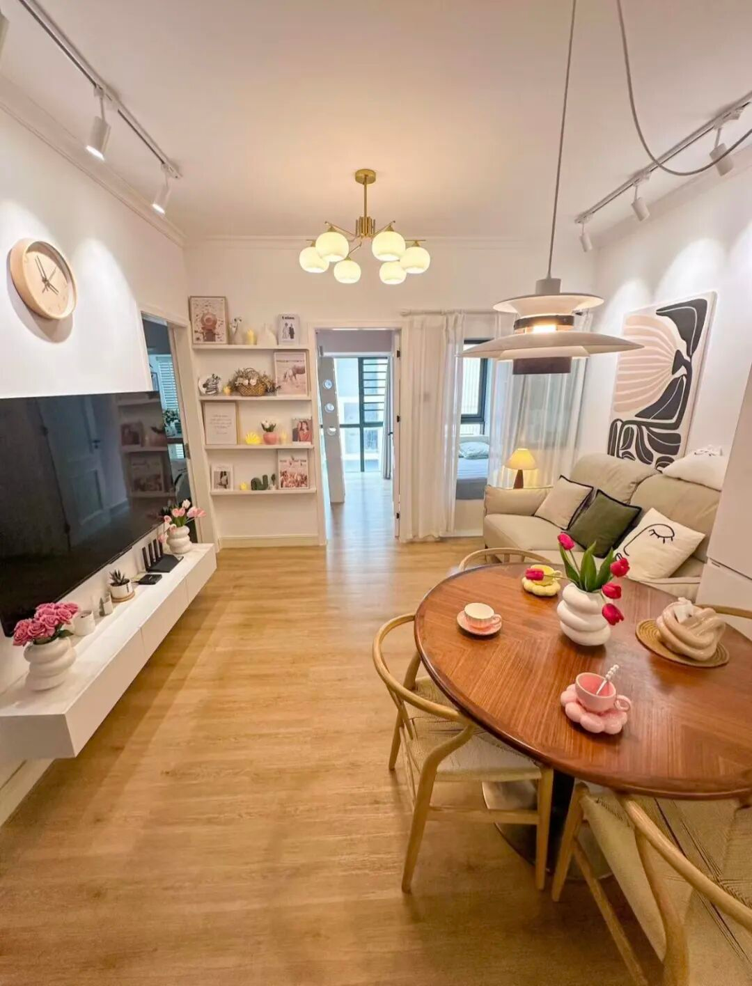 Căn bếp 3m2 của người phụ nữ trung niên khiến mạng xã hội trầm trồ: Nhỏ nhưng sang, gọn, như một góc sống trong mơ- Ảnh 9. Căn bếp 3m2 của người phụ nữ trung niên khiến mạng xã hội trầm trồ: Nhỏ nhưng sang, gọn, như một góc sống trong mơ- Ảnh 9.