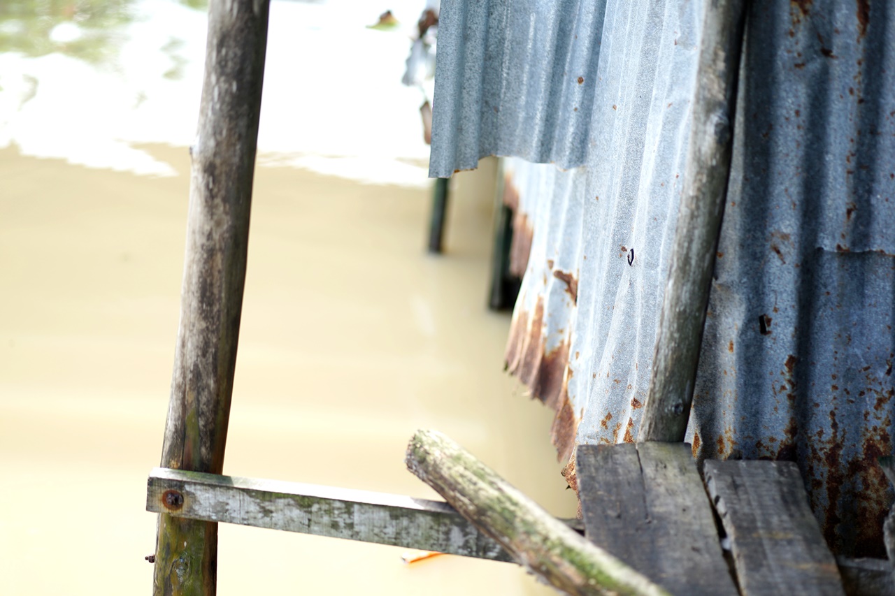 Clip: Hàng xóm hé lộ cuộc sống trước đó của người mẹ có con 4 tháng tuổi rơi xuống kênh tử vong- Ảnh 5. Clip: Hàng xóm hé lộ cuộc sống trước đó của người mẹ có con 4 tháng tuổi rơi xuống kênh tử vong- Ảnh 5.