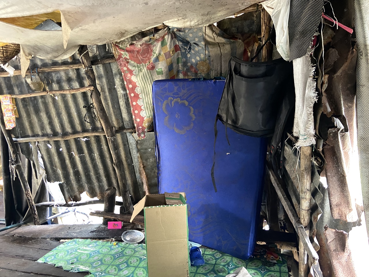 Clip: Hàng xóm hé lộ cuộc sống trước đó của người mẹ có con 4 tháng tuổi rơi xuống kênh tử vong- Ảnh 8. Clip: Hàng xóm hé lộ cuộc sống trước đó của người mẹ có con 4 tháng tuổi rơi xuống kênh tử vong- Ảnh 8.