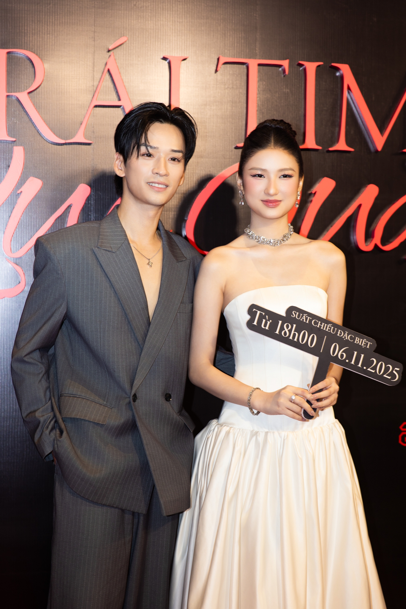 Thảm đỏ hot nhất hôm nay: Kaity Nguyễn - Trâm Anh đẹp sang đỉnh nóc, Nàng Mơ rạng rỡ sánh đôi bên tình tin đồn- Ảnh 4. Thảm đỏ hot nhất hôm nay: Kaity Nguyễn - Trâm Anh đẹp sang đỉnh nóc, Nàng Mơ rạng rỡ sánh đôi bên tình tin đồn- Ảnh 4.