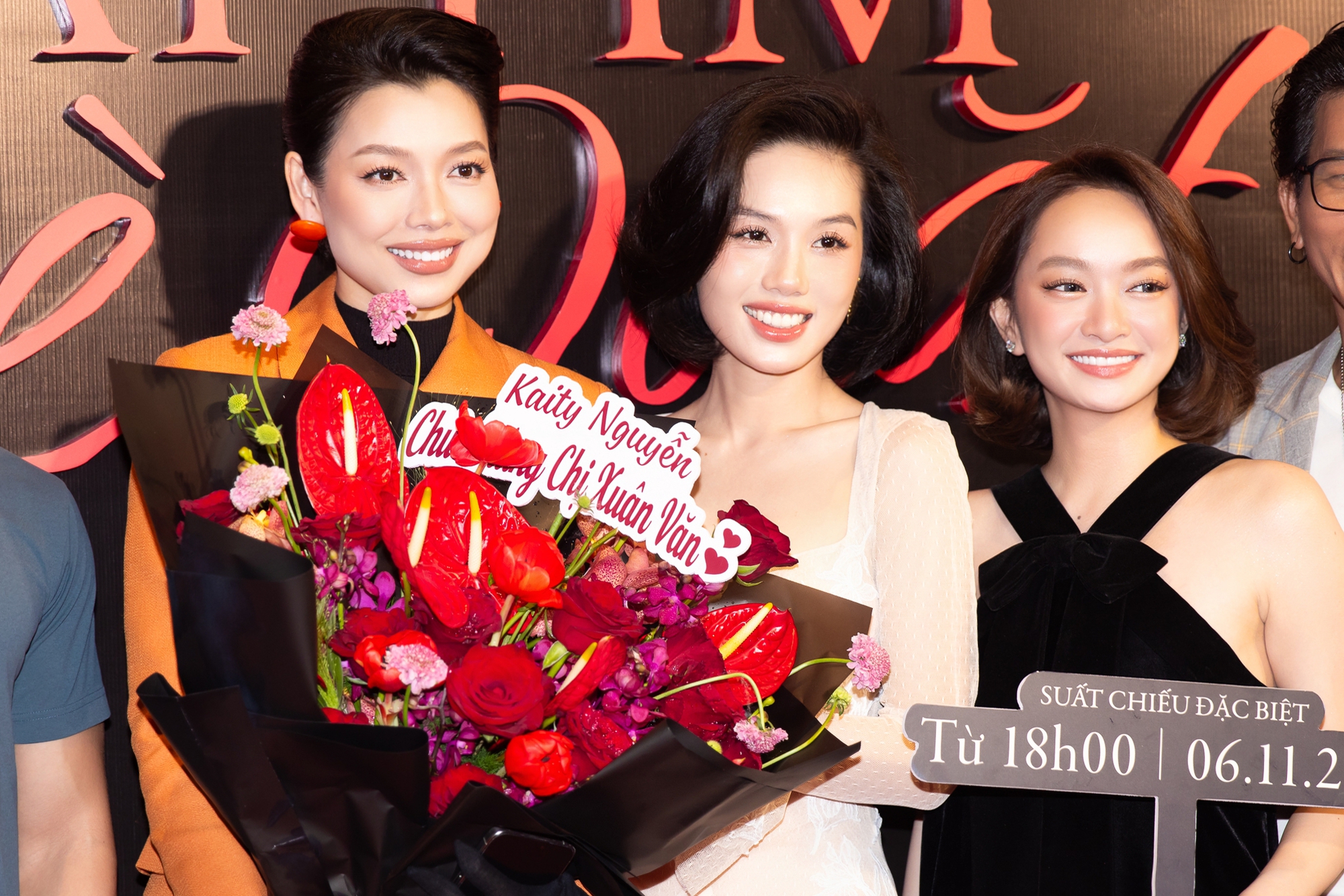 Thảm đỏ hot nhất hôm nay: Kaity Nguyễn - Trâm Anh đẹp sang đỉnh nóc, Nàng Mơ rạng rỡ sánh đôi bên tình tin đồn- Ảnh 5. Thảm đỏ hot nhất hôm nay: Kaity Nguyễn - Trâm Anh đẹp sang đỉnh nóc, Nàng Mơ rạng rỡ sánh đôi bên tình tin đồn- Ảnh 5.