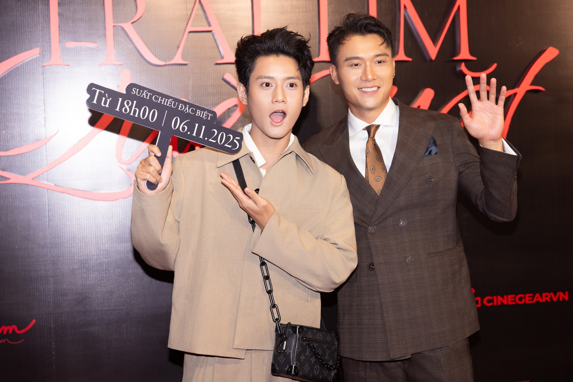 Thảm đỏ hot nhất hôm nay: Kaity Nguyễn - Trâm Anh đẹp sang đỉnh nóc, Nàng Mơ rạng rỡ sánh đôi bên tình tin đồn- Ảnh 8. Thảm đỏ hot nhất hôm nay: Kaity Nguyễn - Trâm Anh đẹp sang đỉnh nóc, Nàng Mơ rạng rỡ sánh đôi bên tình tin đồn- Ảnh 8.