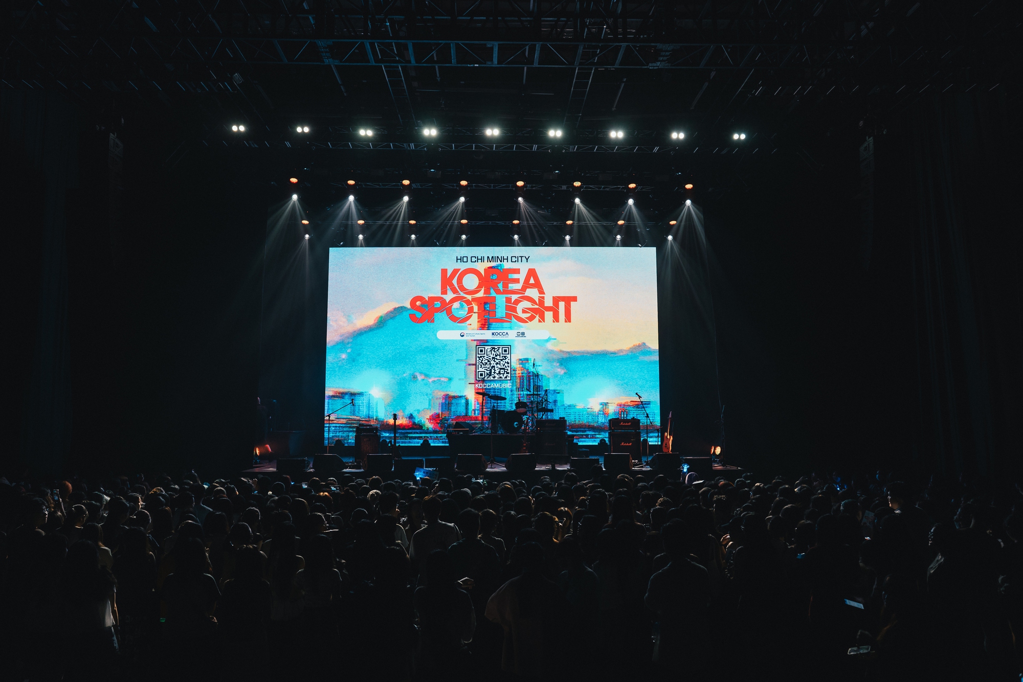 Không còn đi du lịch hay đến quán cà phê đẹp, "quẩy" concert là thú vui mới của giới trẻ mỗi cuối tuần- Ảnh 5.