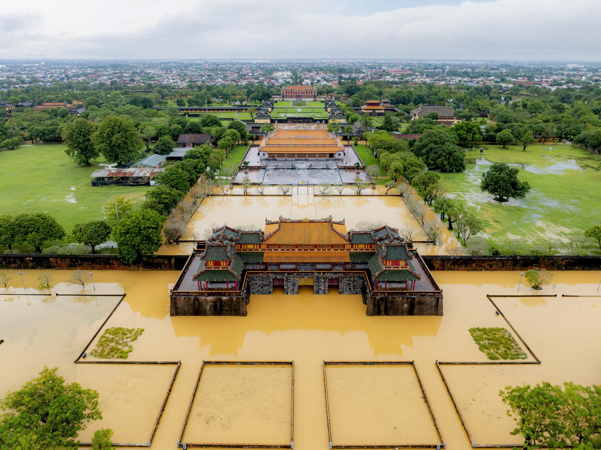 Thông tin chính thức về sự cố sập 15 m tường Hoàng thành Huế- Ảnh 3. Thông tin chính thức về sự cố sập 15 m tường Hoàng thành Huế- Ảnh 3.