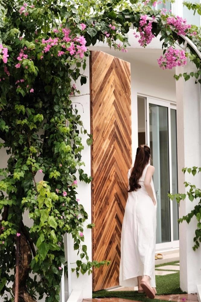 Toàn cảnh biệt thự ven sông 30 tỷ của Hồ Ngọc Hà- Ảnh 4. Toàn cảnh biệt thự ven sông 30 tỷ của Hồ Ngọc Hà- Ảnh 4.