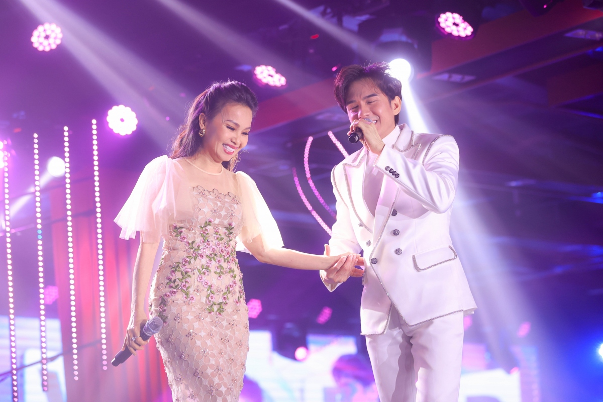 "Nửa kia" hoàn hảo nhất của Đan Trường- Ảnh 5. "Nửa kia" hoàn hảo nhất của Đan Trường- Ảnh 5.