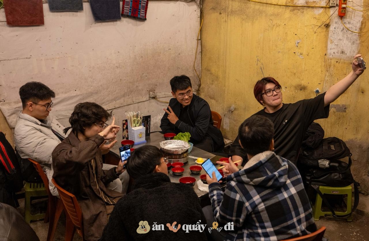 [Clip] Gặp chủ quán nướng hot nhất Hà Nội đêm nay: Chỉ sợ "không kham nổi"- Ảnh 16.