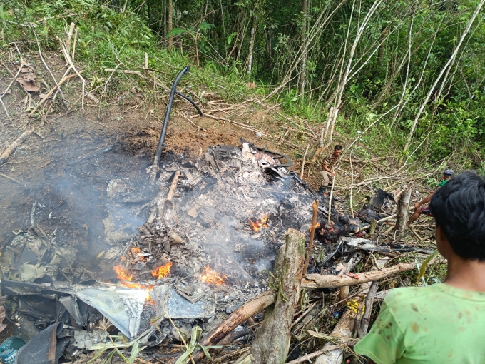 Trực thăng quân sự Philippines rơi khi làm nhiệm vụ cứu trợ bão Kalmaegi- Ảnh 1.