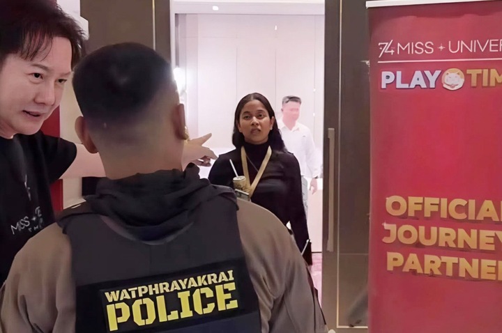 Cảnh sát gỡ bỏ băng rôn quảng cáo cờ bạc tại Miss Universe 2025