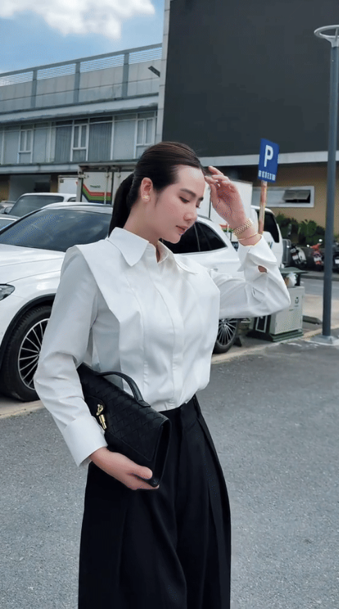 Hồng Diễm với Huyền Lizzie: Ai mới là người đẹp nhất VTV?- Ảnh 15. Hồng Diễm với Huyền Lizzie: Ai mới là người đẹp nhất VTV?- Ảnh 15.