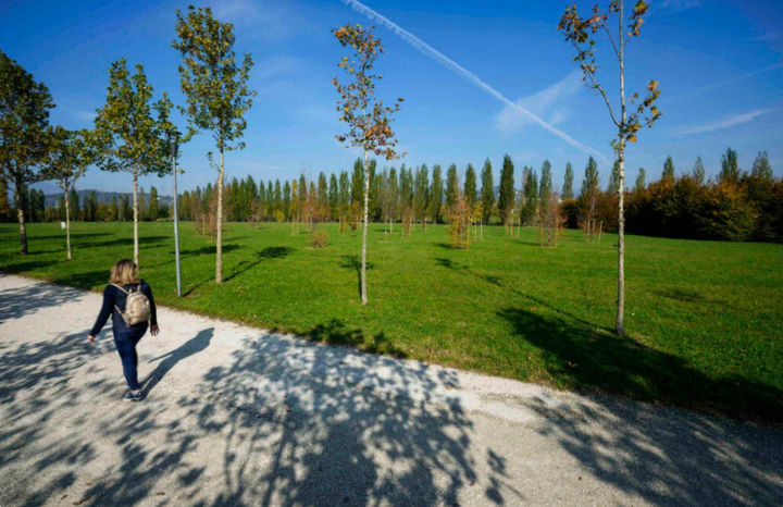 Các công trình tưởng niệm nạn nhân COVID-19 trên thế giới- Ảnh 4.