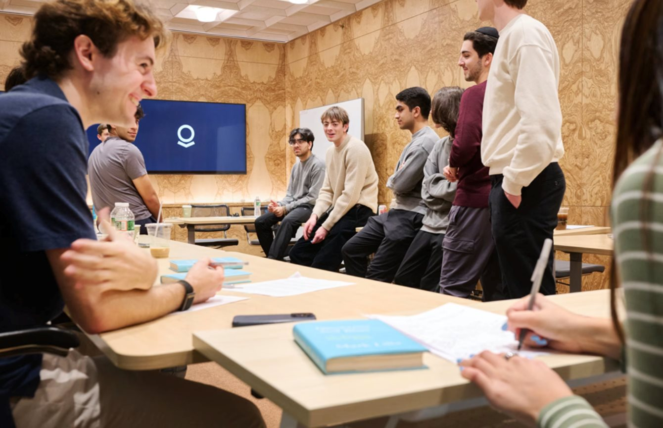 Đại học tại Mỹ có thể bị 'khai tử' bởi công ty này: Tuyển thẳng top 1-2% học sinh giỏi nhất cả nước, tuyên bố 'không cần bằng'‘- Ảnh 1.