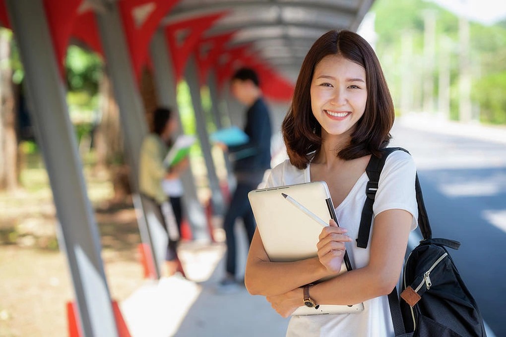 5 ngành học đang "khát" nhân lực ở Việt Nam: Lương có thể chạm 100 triệu/tháng, sinh viên mới ra trường rộng cửa việc làm- Ảnh 1. 5 ngành học đang "khát" nhân lực ở Việt Nam: Lương có thể chạm 100 triệu/tháng, sinh viên mới ra trường rộng cửa việc làm- Ảnh 1.