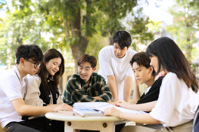 5 ngành học đang "khát" nhân lực ở Việt Nam: Lương có thể chạm 100 triệu/tháng, sinh viên mới ra trường rộng cửa việc làm- Ảnh 3. 5 ngành học đang "khát" nhân lực ở Việt Nam: Lương có thể chạm 100 triệu/tháng, sinh viên mới ra trường rộng cửa việc làm- Ảnh 3.