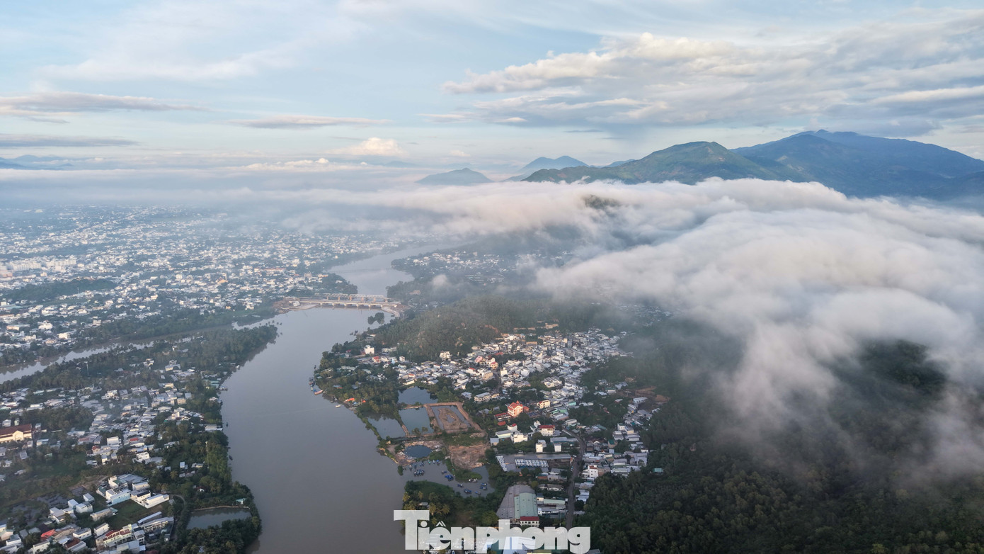 Lý do sương mù dày đặc phủ kín phố biển Nha Trang- Ảnh 8.
