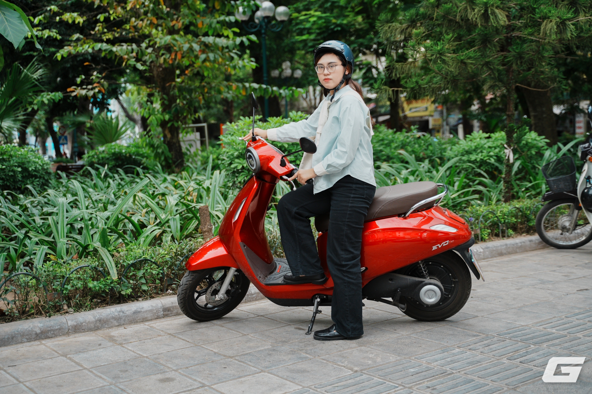 Người dùng phổ thông bắt đầu chuyển sang xe máy điện: Giải pháp tiết kiệm hay khởi đầu cho thay đổi lâu dài?- Ảnh 1. Người dùng phổ thông bắt đầu chuyển sang xe máy điện: Giải pháp tiết kiệm hay khởi đầu cho thay đổi lâu dài?- Ảnh 1.