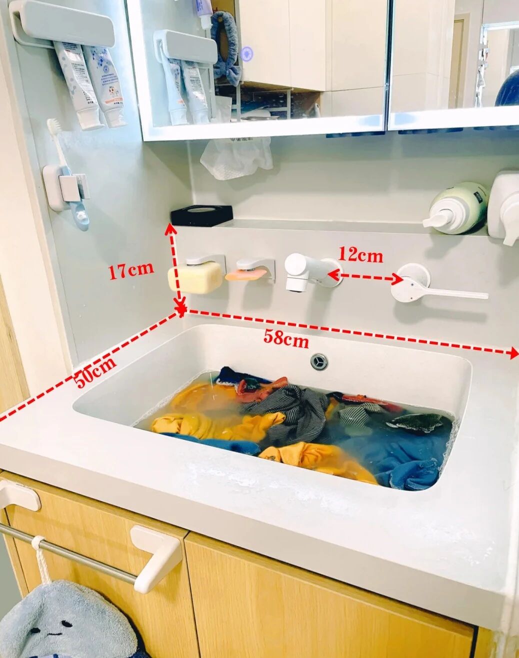 Căn hộ của người phụ nữ 37 tuổi gây sốt vì phòng tắm chỉ 1,4m² mà sang chảnh hơn cả khách sạn 5 sao- Ảnh 1. Căn hộ của người phụ nữ 37 tuổi gây sốt vì phòng tắm chỉ 1,4m² mà sang chảnh hơn cả khách sạn 5 sao- Ảnh 1.