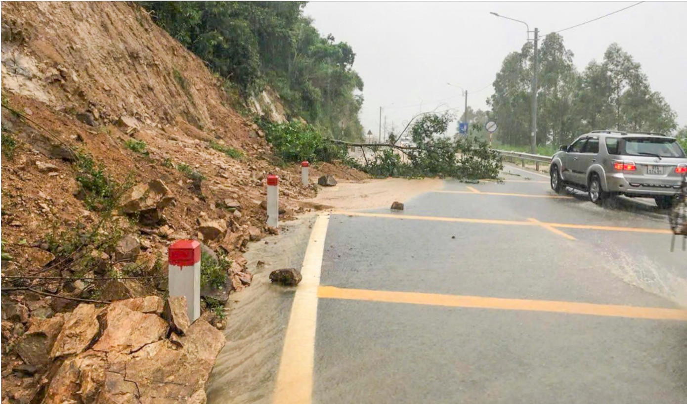 Gia Lai chỉ đạo khẩn chống bão, cho học sinh khu vực phía Đông nghỉ học- Ảnh 2.