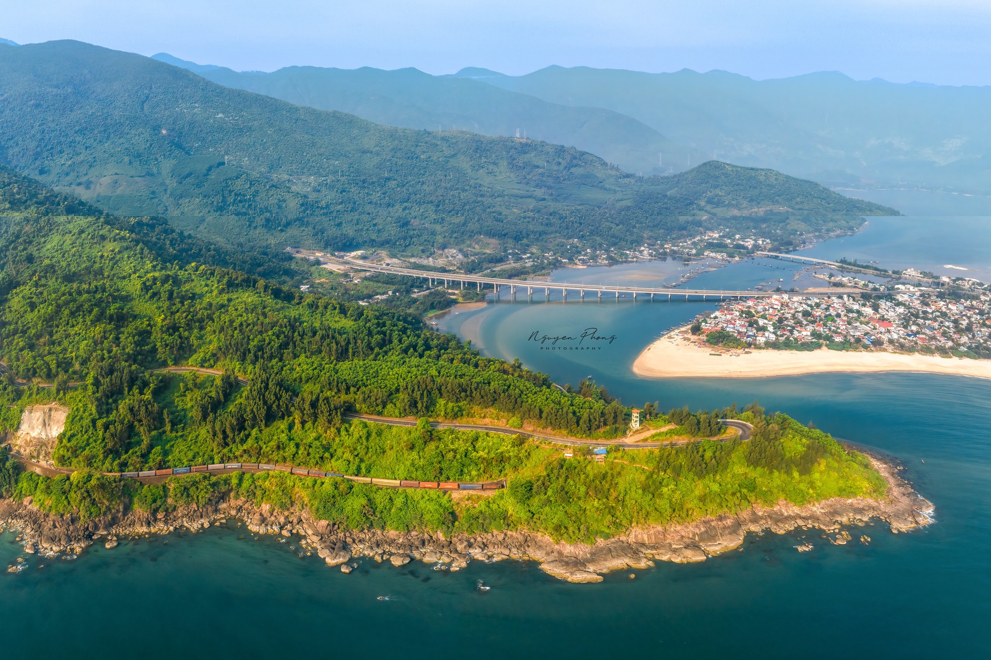 Khu nghỉ vừa được Michelin vinh danh, nằm bên rìa “vịnh biển đẹp nhất Việt Nam”, giá phòng gây bất ngờ- Ảnh 15. Khu nghỉ vừa được Michelin vinh danh, nằm bên rìa “vịnh biển đẹp nhất Việt Nam”, giá phòng gây bất ngờ- Ảnh 15.