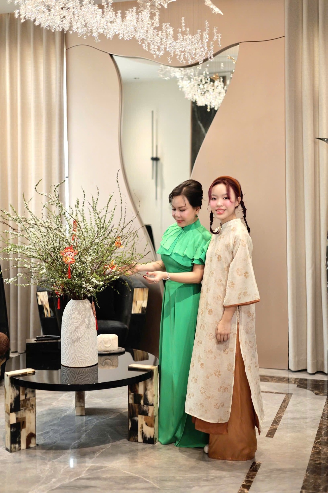 Nữ nghệ sĩ Việt ở biệt thự 300 tỷ đồng- Ảnh 7. Nữ nghệ sĩ Việt ở biệt thự 300 tỷ đồng- Ảnh 7.