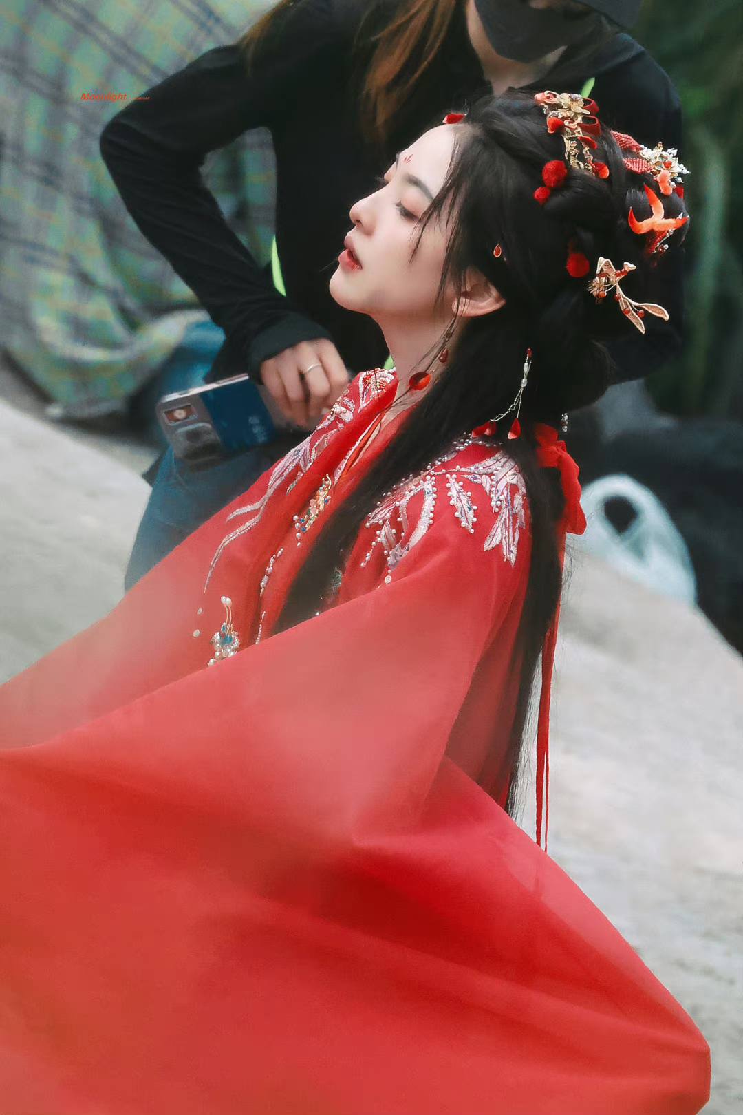 Ai rủ xem phim Trung Quốc này nhớ chạy thật xa: Ké fame cả showbiz thấy mà ghét, nữ chính như một trò đùa- Ảnh 7. Ai rủ xem phim Trung Quốc này nhớ chạy thật xa: Ké fame cả showbiz thấy mà ghét, nữ chính như một trò đùa- Ảnh 7.