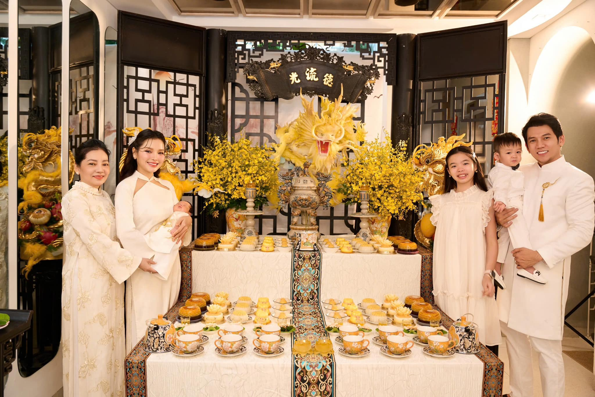 "Ái nữ" của Phương Trinh Jolie mới 12 tuổi đã cao gần bằng mẹ, chiếm trọn spotlight với đôi chân dài miên man- Ảnh 13. "Ái nữ" của Phương Trinh Jolie mới 12 tuổi đã cao gần bằng mẹ, chiếm trọn spotlight với đôi chân dài miên man- Ảnh 13.