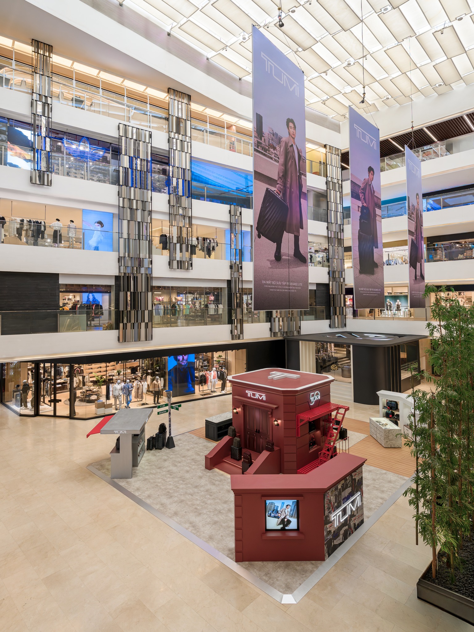 1 TTTM toàn khách nước ngoài vừa “kết nạp” thêm thương hiệu quốc tế mới- Ảnh 4.