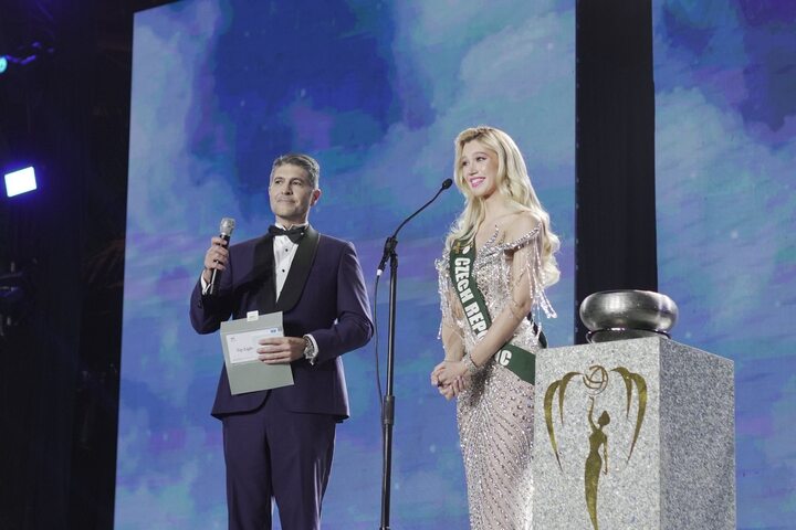 Sắc vóc cùng học vấn nổi bật của tân Hoa hậu Trái đất 2025- Ảnh 7.