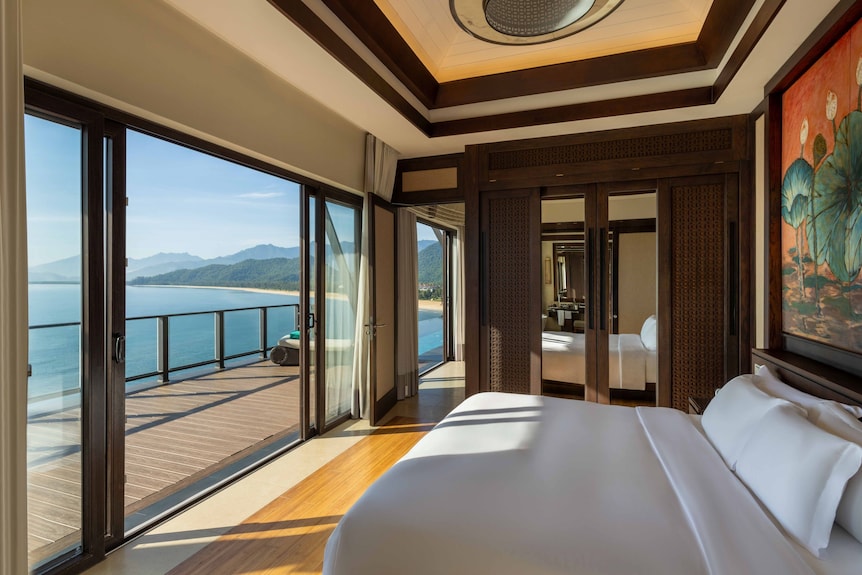 Khu nghỉ vừa được Michelin vinh danh, nằm bên rìa “vịnh biển đẹp nhất Việt Nam”, giá phòng gây bất ngờ- Ảnh 8. Khu nghỉ vừa được Michelin vinh danh, nằm bên rìa “vịnh biển đẹp nhất Việt Nam”, giá phòng gây bất ngờ- Ảnh 8.