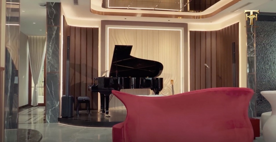 Nữ nghệ sĩ Việt ở biệt thự 300 tỷ đồng- Ảnh 8. Nữ nghệ sĩ Việt ở biệt thự 300 tỷ đồng- Ảnh 8.