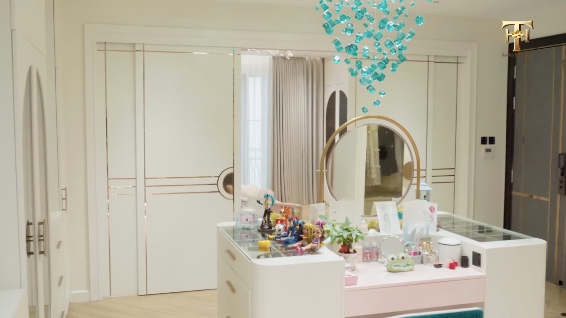 Nữ nghệ sĩ Việt ở biệt thự 300 tỷ đồng- Ảnh 12. Nữ nghệ sĩ Việt ở biệt thự 300 tỷ đồng- Ảnh 12.