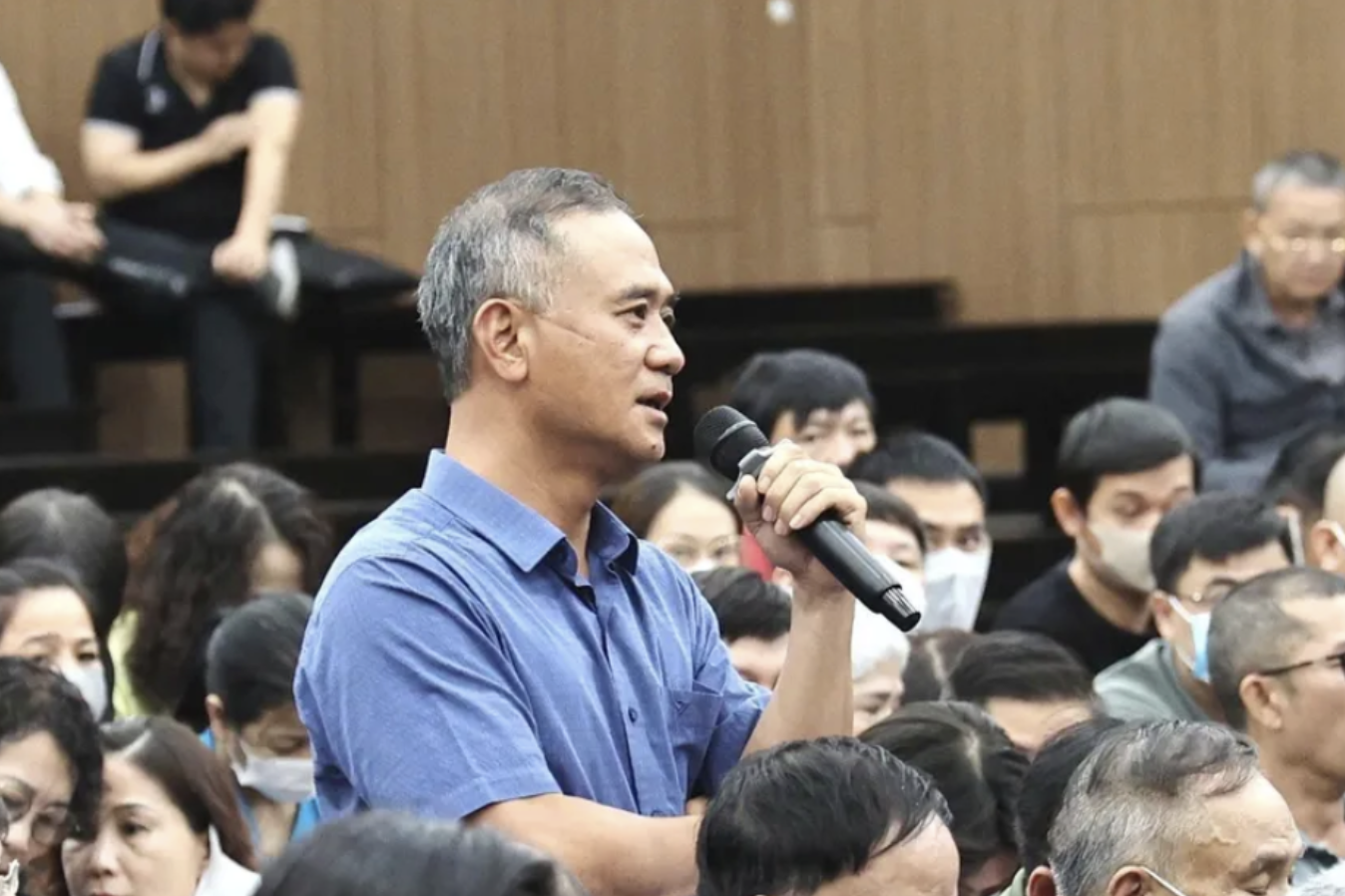 Cựu bí thư Thành ủy Hòa Bình cũ đánh bạc 112 tỉ đồng, thua 7 tỉ đồng nói kinh tế gia đình khó khăn- Ảnh 1. Cựu bí thư Thành ủy Hòa Bình cũ đánh bạc 112 tỉ đồng, thua 7 tỉ đồng nói kinh tế gia đình khó khăn- Ảnh 1.