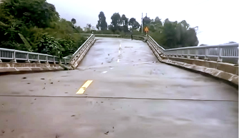 Công bố tình huống khẩn cấp thiên tai gây hư hỏng cầu trên đường Hồ Chí Minh- Ảnh 1.