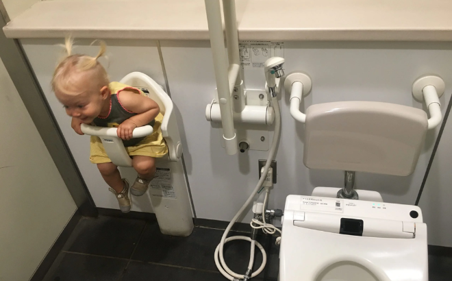 Khách Việt trầm trồ với 1 thứ trong nhà vệ sinh công cộng ở Nhật Bản, nhận xét: 