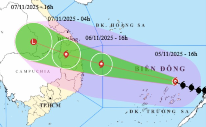 Bão số 13 Kalmaegi mạnh lên cấp 14, giật cấp 17, gây mưa tới 600 mm ở miền Trung- Ảnh 1. Bão số 13 Kalmaegi mạnh lên cấp 14, giật cấp 17, gây mưa tới 600 mm ở miền Trung- Ảnh 1.