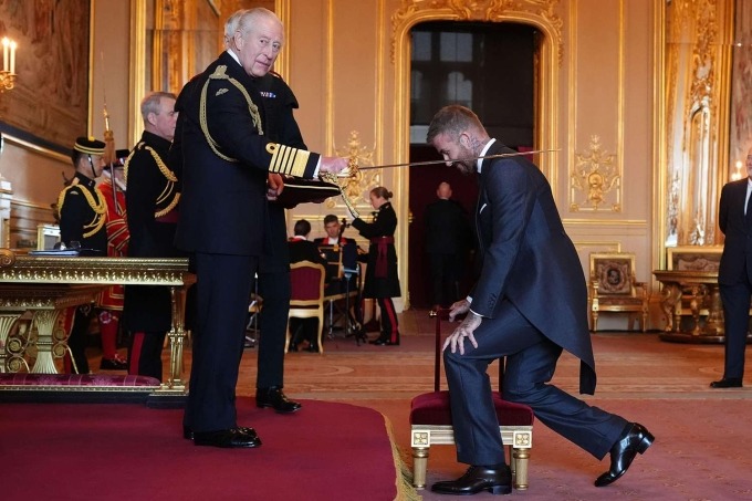 Đây là điều David Beckham từ bỏ trong ngày nhận phong tước Hiệp sĩ!- Ảnh 1.