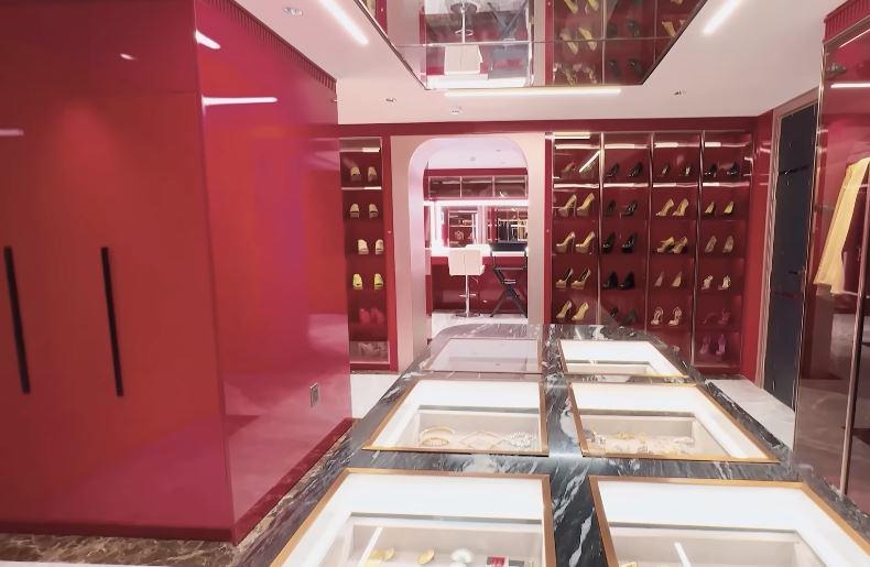 Nữ nghệ sĩ Việt ở biệt thự 300 tỷ đồng- Ảnh 13. Nữ nghệ sĩ Việt ở biệt thự 300 tỷ đồng- Ảnh 13.