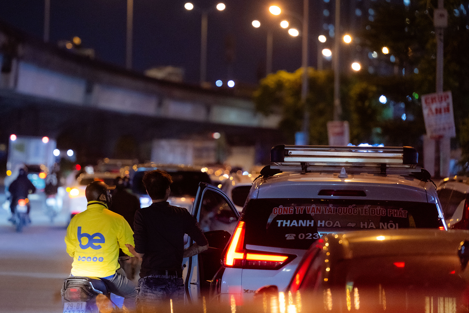 Đây là cảnh tượng tại tuyến đường qua khu chung cư Kim Văn - Kim Lũ (Hà Nội), 2 ngày sau thông tin lắp camera phạt nguội- Ảnh 7. Đây là cảnh tượng tại tuyến đường qua khu chung cư Kim Văn - Kim Lũ (Hà Nội), 2 ngày sau thông tin lắp camera phạt nguội- Ảnh 7.