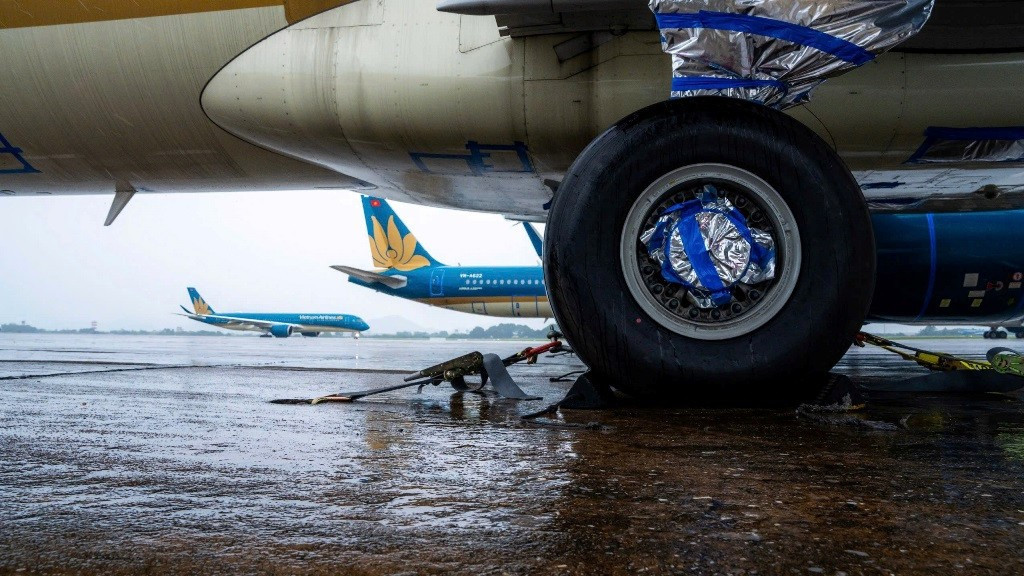 Loạt sân bay bị ảnh hưởng bão, hủy nhiều chuyến trong 2 ngày tới- Ảnh 2.