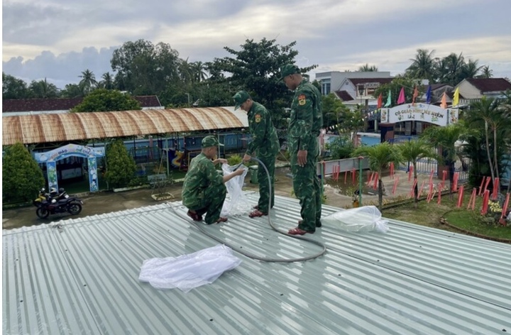 Đà Nẵng, Quảng Ngãi cho học sinh nghỉ học tránh bão số 13- Ảnh 1.