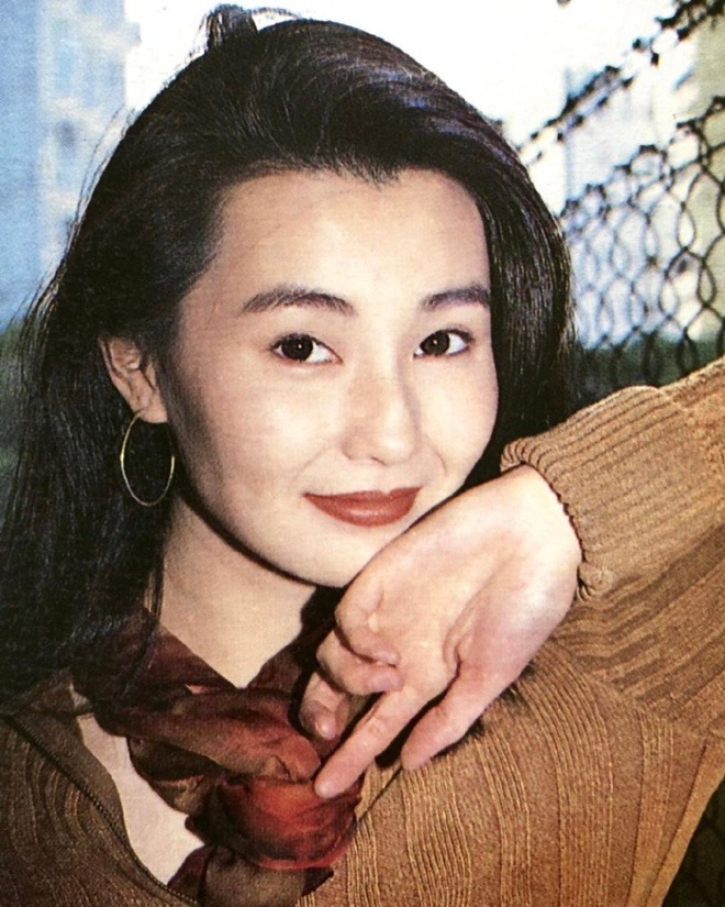 "Nữ thần châu Á" Trương Mạn Ngọc: Tuổi 61 cô độc, nuôi gà, cuốc đất qua ngày- Ảnh 1. "Nữ thần châu Á" Trương Mạn Ngọc: Tuổi 61 cô độc, nuôi gà, cuốc đất qua ngày- Ảnh 1.