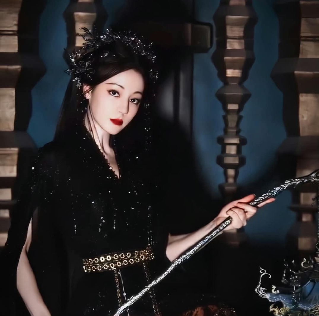 Ai rủ xem phim Trung Quốc này nhớ chạy thật xa: Ké fame cả showbiz thấy mà ghét, nữ chính như một trò đùa- Ảnh 4. Ai rủ xem phim Trung Quốc này nhớ chạy thật xa: Ké fame cả showbiz thấy mà ghét, nữ chính như một trò đùa- Ảnh 4.