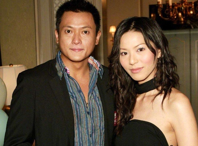 "Trai tồi showbiz" sốc nặng vì vợ trẻ kém 20 tuổi bị phát tán ảnh ngoại tình, phải bán nhà đưa con bỏ xứ ra đi- Ảnh 2. "Trai tồi showbiz" sốc nặng vì vợ trẻ kém 20 tuổi bị phát tán ảnh ngoại tình, phải bán nhà đưa con bỏ xứ ra đi- Ảnh 2.