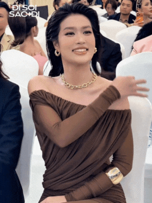 Lê Hoàng Phương lộ diện hậu "ồn ào" tình cảm với tình cũ Thiều Bảo Trâm, 1 nàng hậu khóc khi nhắc đến bà Phạm Kim Dung- Ảnh 7. Lê Hoàng Phương lộ diện hậu "ồn ào" tình cảm với tình cũ Thiều Bảo Trâm, 1 nàng hậu khóc khi nhắc đến bà Phạm Kim Dung- Ảnh 7.