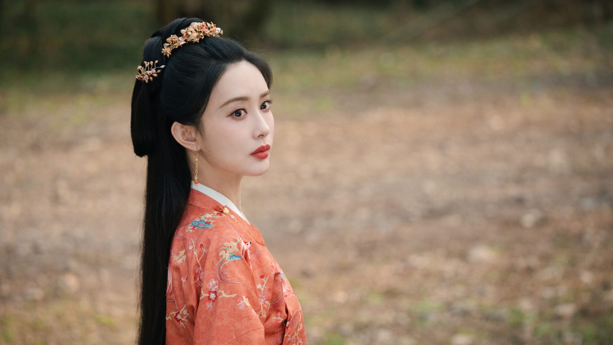 Ai rủ xem phim Trung Quốc này nhớ chạy thật xa: Ké fame cả showbiz thấy mà ghét, nữ chính như một trò đùa- Ảnh 5. Ai rủ xem phim Trung Quốc này nhớ chạy thật xa: Ké fame cả showbiz thấy mà ghét, nữ chính như một trò đùa- Ảnh 5.