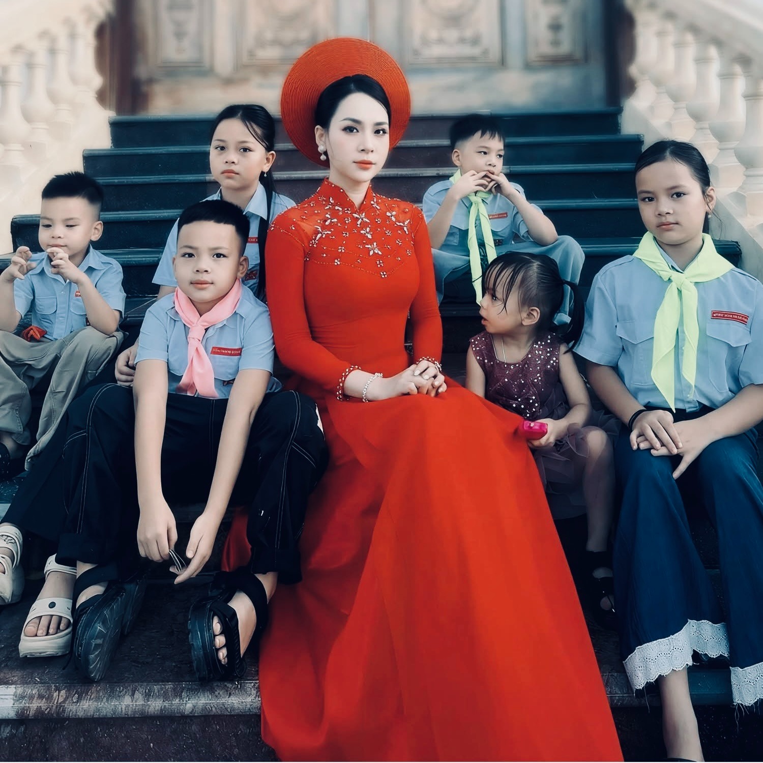 Mẹ 34 tuổi ở Nghệ An sinh 6 con, chồng đi làm xa một mình “cân” hết, chi phí nuôi con mới choáng- Ảnh 2. Mẹ 34 tuổi ở Nghệ An sinh 6 con, chồng đi làm xa một mình “cân” hết, chi phí nuôi con mới choáng- Ảnh 2.