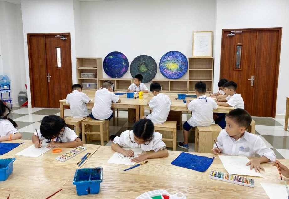 Hệ thống giáo dục thu 665 tỷ đồng/năm của Giáo sư vào top giàu nhất sàn chứng khoán Việt: Dạy tích hợp chương trình quốc tế Mỹ, học phí 104 triệu đồng/năm- Ảnh 5.