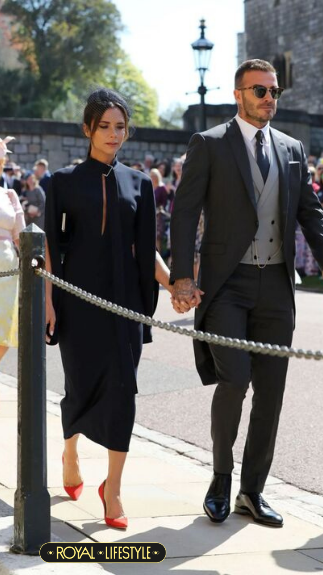 Victoria Beckham chỉ mặc một màu duy nhất khi gặp Hoàng gia và lý do khiến ai cũng phải gật gù khen thông minh!- Ảnh 3.